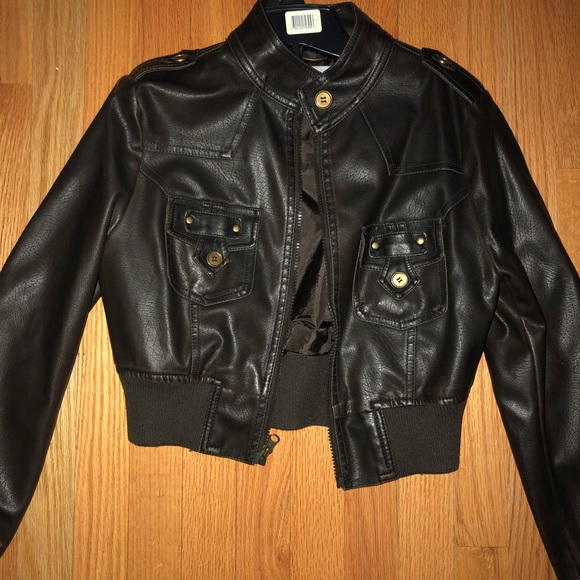FAUX CROPPED LEATHER JACKET IN BROWN - Picture 5 of 5